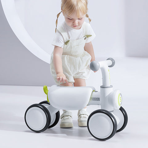 Babycare 四輪平衡車